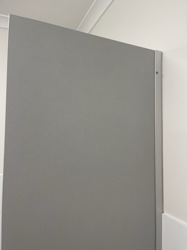Washroom partition after cleaning